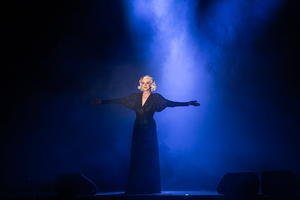Eleganzissima, 2021 con Gianluca Gori, regia di Franco Godi. Teatro Dei Differenti, Barga per gentile concessione di Savà – Produzioni Creative