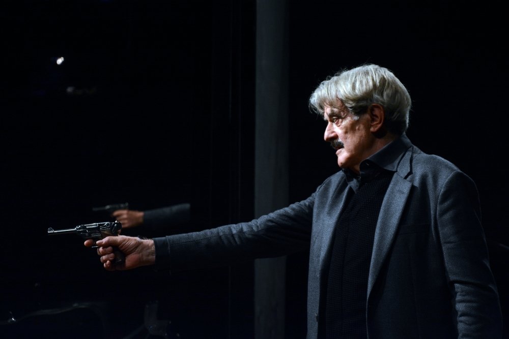 Nota Stonata, 2020 con Carlo Greco, Giuseppe Pambieri, regia di Moni Ovadia. Golden Show, Roma per gentile concessione di Golden Show Trieste
