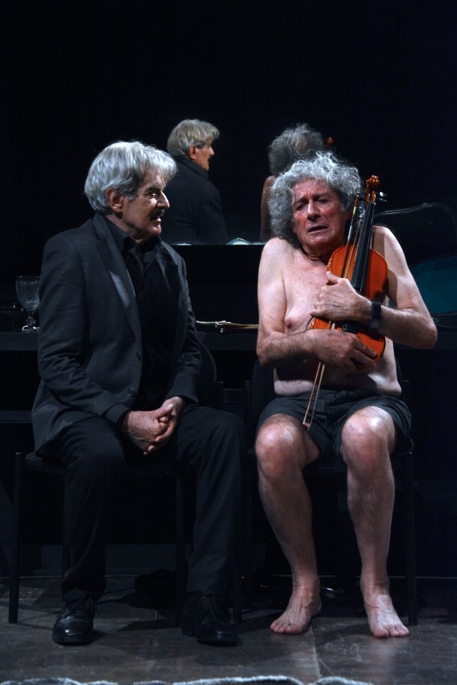 Nota Stonata, 2020 con Carlo Greco, Giuseppe Pambieri, regia di Moni Ovadia. Golden Show, Roma per gentile concessione di Golden Show Trieste